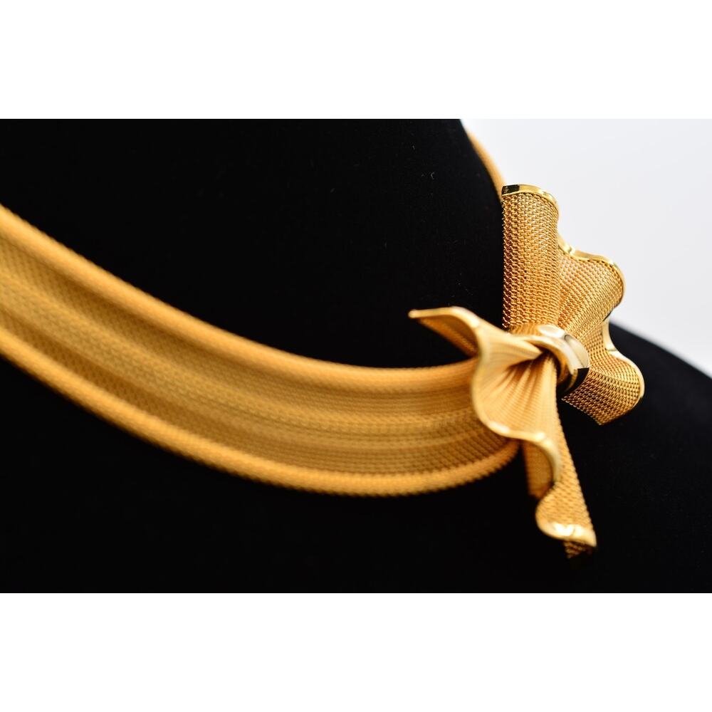 Givenchy Vintage Gold Mesh Bow Collar Necklace Statement Runway Signed 80s BinR - Picture 6 of 13